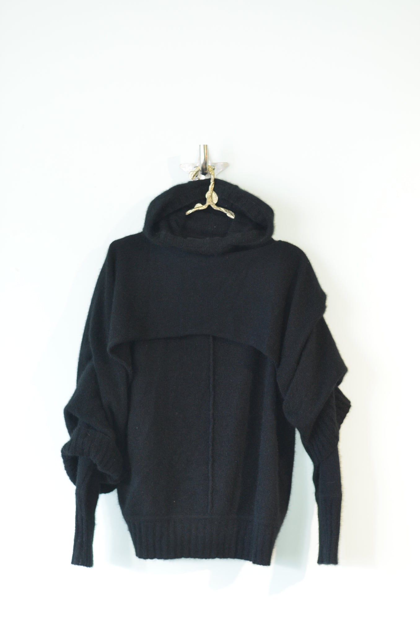 Eight of 24 U Possum Arms— HOODY WITH OVER ARMS