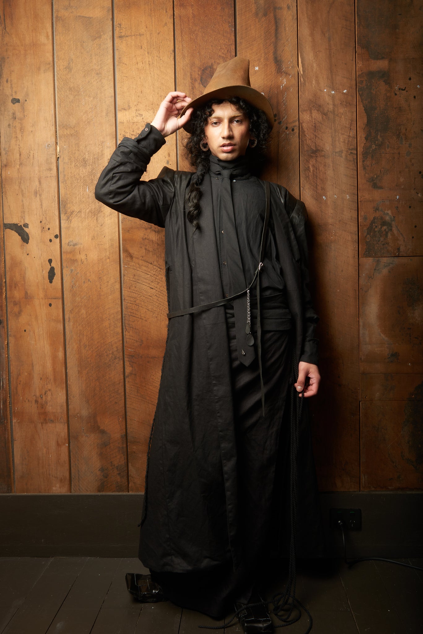 The Teardrop Belt – Handmade Leather in black