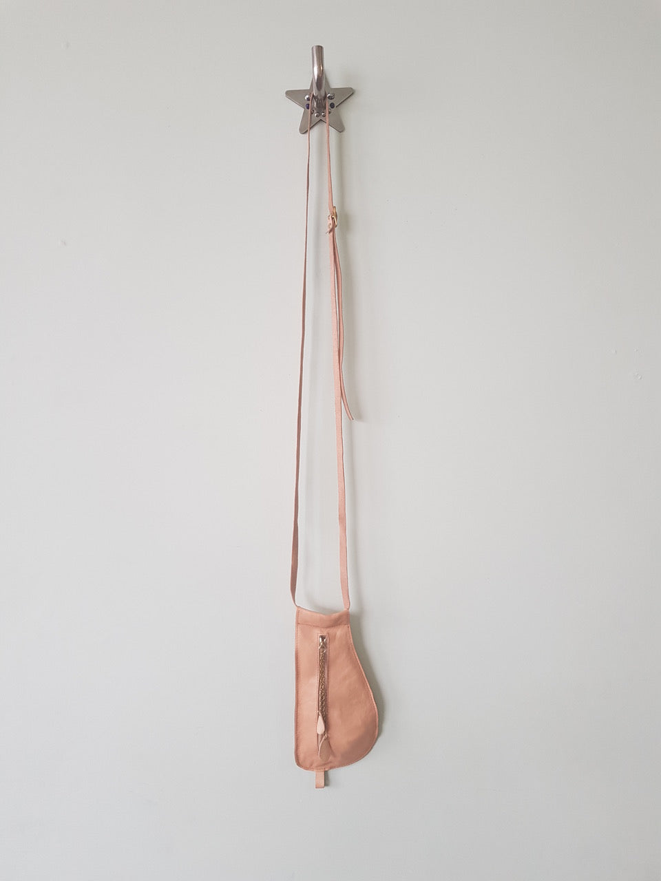 The Teardrop Bag – Handmade Leather in Nude